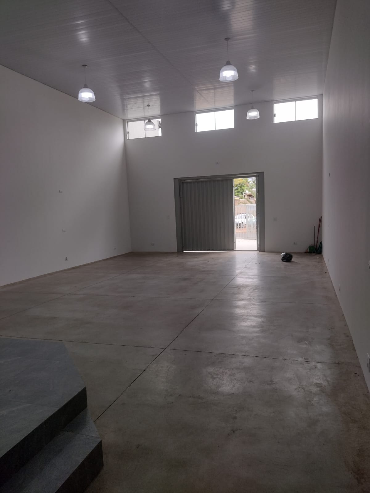 SALÃO COMERCIAL NO BOM JESUS